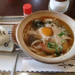 パーラピサ - 鍋焼きうどんとおむすび［¥850］