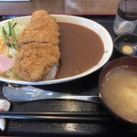 小さな食堂福ろう - とんかつカレー 990円