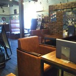 CAFFE' JIMMY BROWN - 店内　お店入って右側のカウンターのある方側