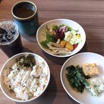 dining SAKURA - サラダバー・季節の炊き込みご飯・コーヒーはセルフサービスシステムです