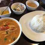 Choddhi - 鶏肉赤カレー ランチセット