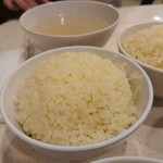 Nam Heong Chicken Rice - 鶏スープ、たっぷり染みてます。