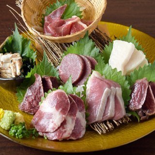 Directly delivered from Kumamoto! The specially selected horse sashimi is delicious! Special selection masashi platter