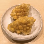 鮨 由う - とうもろこしの揚げ物