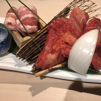 牛刺しと焼肉 仔虎 クリスロード店 - 