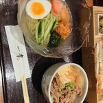 Ichikou - ランチの冷麺と牛丼