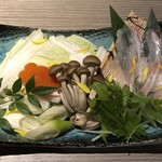 北新地 すき焼き 個室 堀越 - 鯛のしゃぶしゃぶ鍋の具材