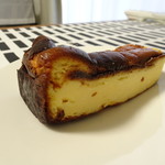 コトリベーカリー - バスク風チーズケーキ