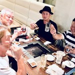 Yakiniku Ue Wo Muite Arukou - 男飲みは正直赤字覚悟です(-｡-;がたくさん飲んで食ってください！それがお店にとってのやりがいです！