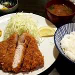 とんかつ やまいち - 特ロース定食：2,100円