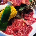 味覚園 - 付け合わせのトウモロコシが甘い！