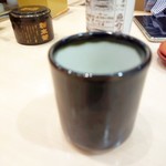 廻転寿司　まぐろ問屋 めぐみ水産 - 茶。