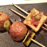 ひら田 - つくねと半分食べた厚揚げ