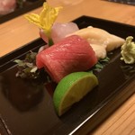 日本料理 たかむら - 秋田産羽太、三陸石垣貝、大船渡本鮪