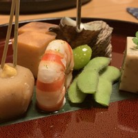 日本料理 たかむら - 玉子焼き、浅利と春菊の胡麻寄せ、枝豆、天然車海老のつや煮、衣かつぎ、姫サザエ旨煮、新銀杏