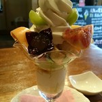 パーラー 果物小町 - 本日のフルーツパフェ
