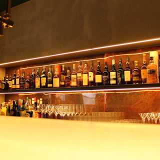 座席 : Bar&Cafe Morie - 四ツ橋/バー | 食べログ