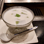 桔梗苑 - ぷるるん抹茶豆腐のココナッツミルク