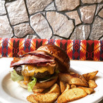 114328508 - ザグレート和牛ベーコンチーズバーガー¥1980