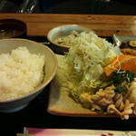 Kitsusa Senrin - 牡蠣フライ定食(７００円）一品、味噌汁、漬け物付き