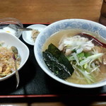 Seisei Izakaya - 鶏肉ラーメン＋半チャーハン(700円）