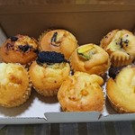 オヤツヤ イス - 