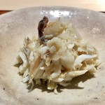 菊鮨 - 渡り蟹・・丁寧にほぐしてありますので食べやすくていいですね。蟹身は甘いですよ。