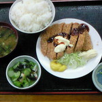 つるぎ - トンカツ・酢の物・ご飯大・味噌汁