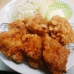 Sakura - 若鶏の唐揚げ　日替わりランチメニューです。　夜メニューにもあります。