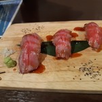熟成肉バル 神保町style - 肉寿司
シャリは少ないけど肉が旨いんじゃ～