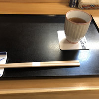 め乃惣 - すぐにお茶がでてきました