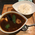 鴻 - 野菜のスープカレー黒 800円