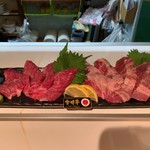 焼肉市場 - 