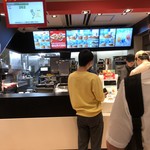 マクドナルド - いつのまにか番号札のモニターが…