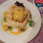 EGG & SPUMA - ポムポムプリンのビーチでのんびーりパンケーキ 1490円