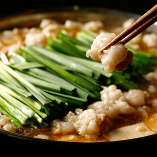 A motsunabe restaurant in Nakasu Kawabata that has a history of over 30 years and is Motsu-nabe (Offal hotpot)-known to those in the know.