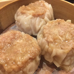 かつぎや - 反対にかつぎや焼売には辛子たっぷり付けて泣きながら食べます（笑）