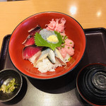 魚盛西新宿 - 秋の四色丼