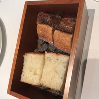 カノビアーノ アネックス - 焼いた石を底に敷き詰めてあるのでパンがホカホカ