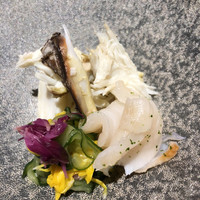 馳走 啐啄一十  - ○山口の雄の渡蟹と愛知の本みる貝
                      →先日頂いた走りから少し味の濃さに変化が。そして必殺のジュレを渡蟹の身にのせると…あぁ〜口の中で渡蟹が横歩きを始める！
                      本みる貝も食感良く、前回よりも味が濃い！
                      