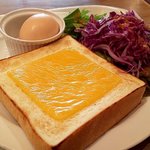 Grand Amour - チーズトースト・サラダ・ゆで卵