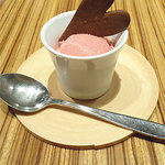 食後の豆乳アイスクリーム（いちごミルク）