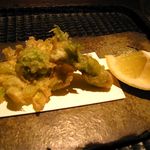 銀座 水野 - タラの芽と蕗の薹の天ぷら