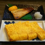 居食処 Wafu - 厚焼き玉子・さば文化干し　ともに200円（税込・以下同）