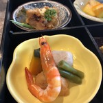 Wa Dainingu Shun - 海老と野菜の炊き合わせ
