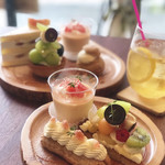 Fukushima Sugar - 奥 いちじくのショートケーキ、グレープフルーツのプリン、シュークリーム、シャインマスカットとナガノパープルのタルト