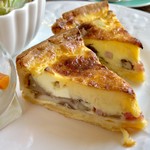 プロヴァンスの日曜日 - スープとお気軽ランチ(\1,400)　天然ポルチーニと４種のチーズキッシュ