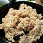 古材の森 - 黒豆入り玄米ごはん。もちもちしていて美味しかったです。