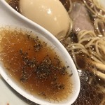 中華そば 竹むら - 粗挽き胡椒。スープが美味しいので不要かな。