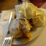 Café Landtmann - クリームとリンゴケーキ